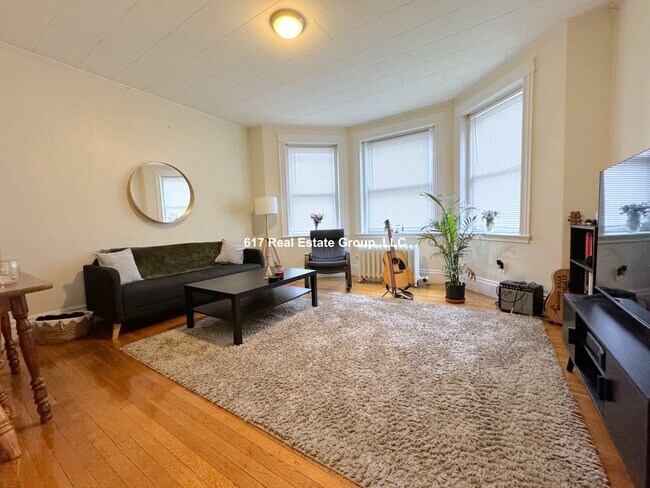 18 Euston St in Brookline, MA - Building Photo - Building Photo