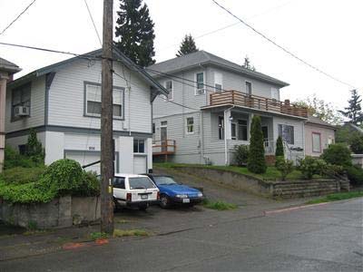 902 Pleasant Ave in Bremerton, WA - Building Photo