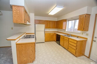 175 N Broadway St in Fallon, NV - Building Photo - Building Photo