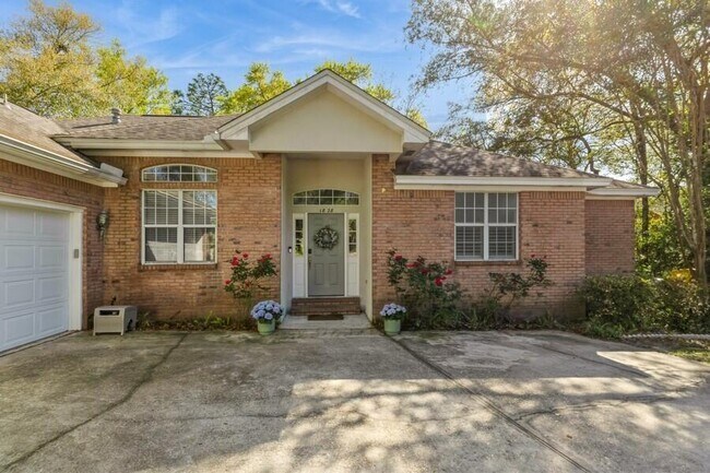 1828 Huntington Rd in Niceville, FL - Building Photo - Building Photo