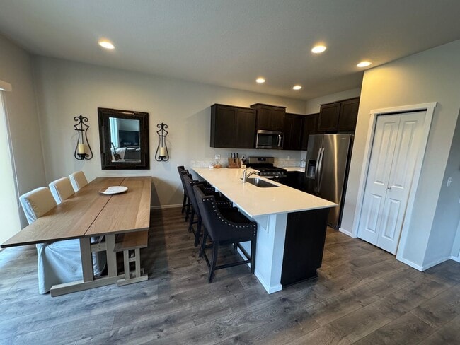 61585 SE Lorenzo Dr in Bend, OR - Building Photo - Building Photo