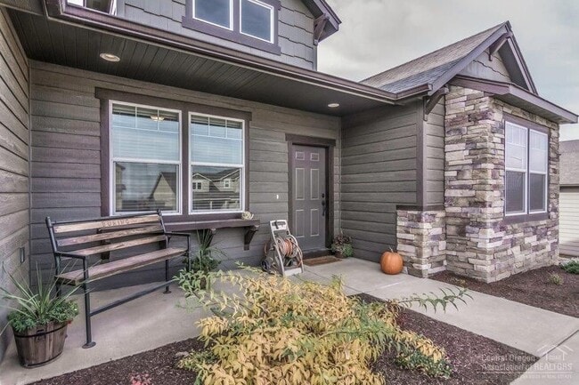 4368 SW Umatilla Ave in Redmond, OR - Building Photo - Building Photo