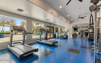 945 E Playa Del Norte Dr in Tempe, AZ - Foto de edificio - Building Photo