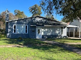 915 E Highland Blvd in San Antonio, TX - Building Photo