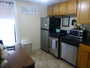 66 Pinckney St, Unit 238-2 in Boston, MA - Building Photo - Building Photo