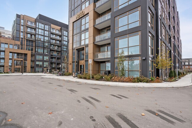 2343 Khalsa Gate in Oakville, ON - Building Photo - Building Photo