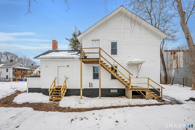 8 Bancroft St in Torrington, CT - Building Photo - Building Photo