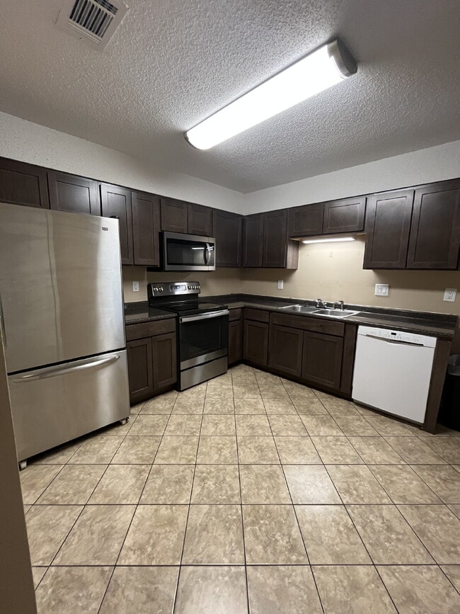 939 Tanager Rd in Fort Walton Beach, FL - Building Photo - Building Photo
