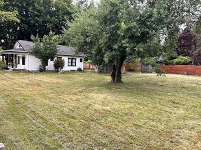 1102 San Francisco Ave NE in Olympia, WA - Building Photo - Building Photo