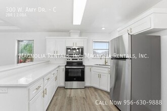 300 W Amy Dr, Unit C in San Juan, TX - Building Photo - Building Photo