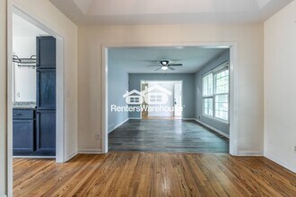 2707 NE 67th Pl in Kansas City, MO - Building Photo - Building Photo