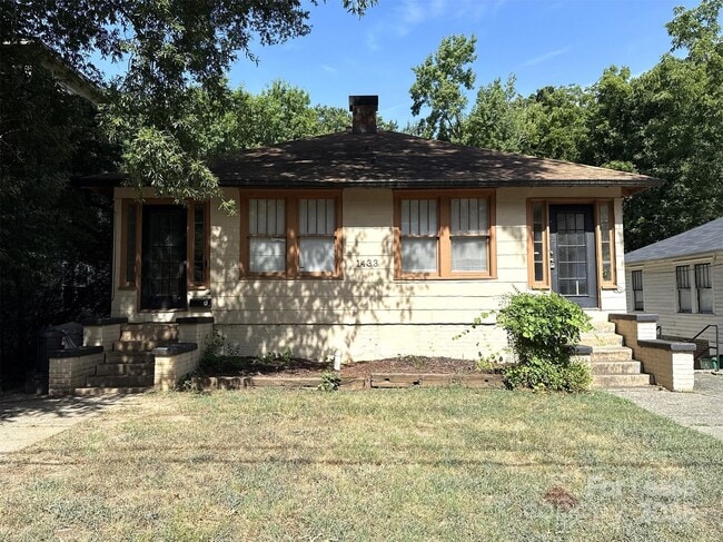 property at 1433 Pecan Ave