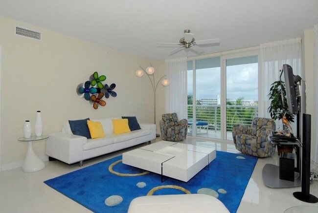 2821 N Ocean Blvd in Fort Lauderdale, FL - Foto de edificio - Building Photo