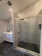 39 Jackson St, Unit 2 in Mount Vernon, NY - Foto de edificio - Building Photo