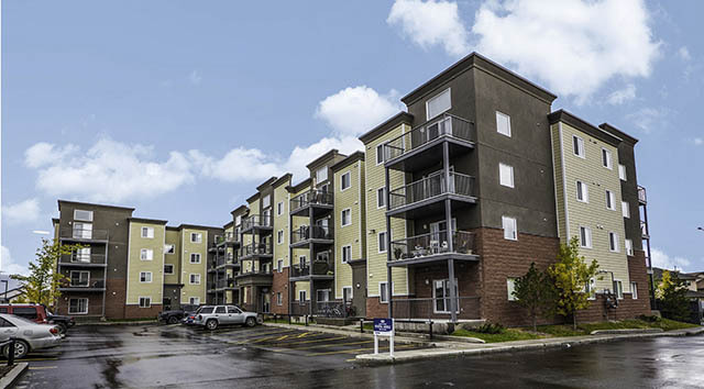 Elizabeth Gardens in Edmonton, AB - Building Photo