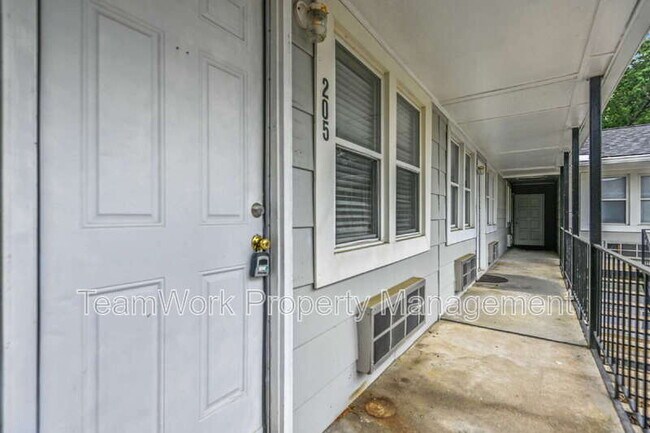 2107 Rondo St