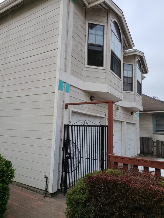 2030 Blake St, Unit C in Berkeley, CA - Building Photo