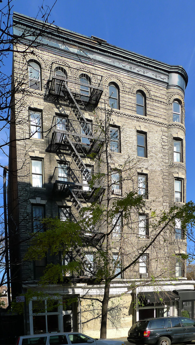 117 Perry St in New York, NY - Foto de edificio - Building Photo