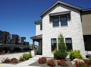 3045 S Honeycomb Way in Boise, ID - Building Photo - Building Photo