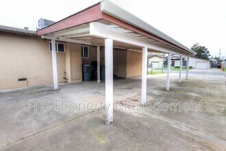 2000 Belcot Rd in Sacramento, CA - Building Photo - Building Photo