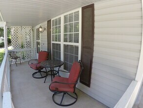 602 Hamblen Rd in Greenwood, MO - Building Photo - Building Photo