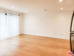 11221 Hannum Ave in Culver City, CA - Building Photo - Building Photo