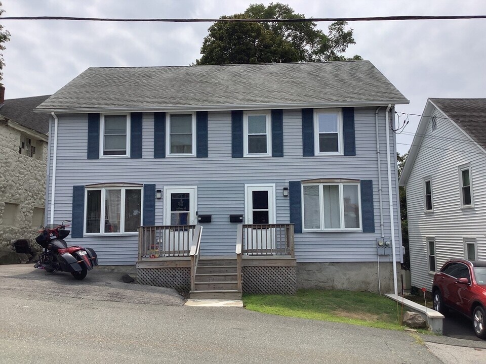 10 Moulton Ct in Beverly, MA - Building Photo