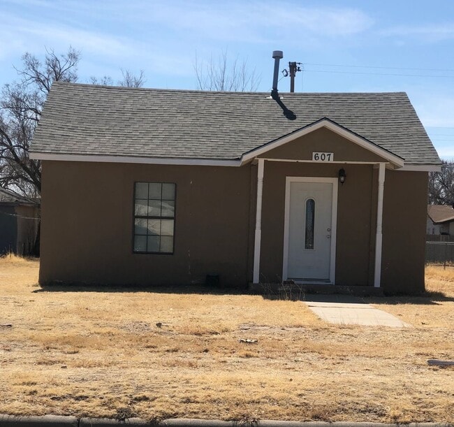 property at 607 W 17th St