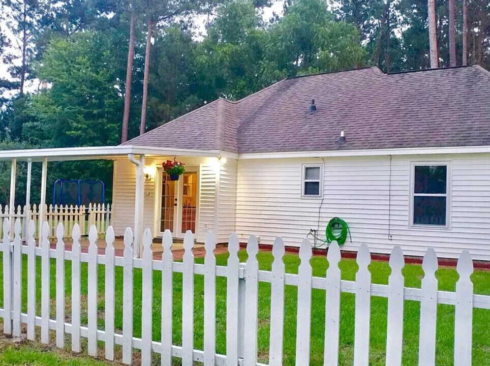 1457 Dorothy St in Mandeville, LA - Building Photo