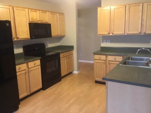 220 Kemperwood Dr in Pataskala, OH - Building Photo - Building Photo