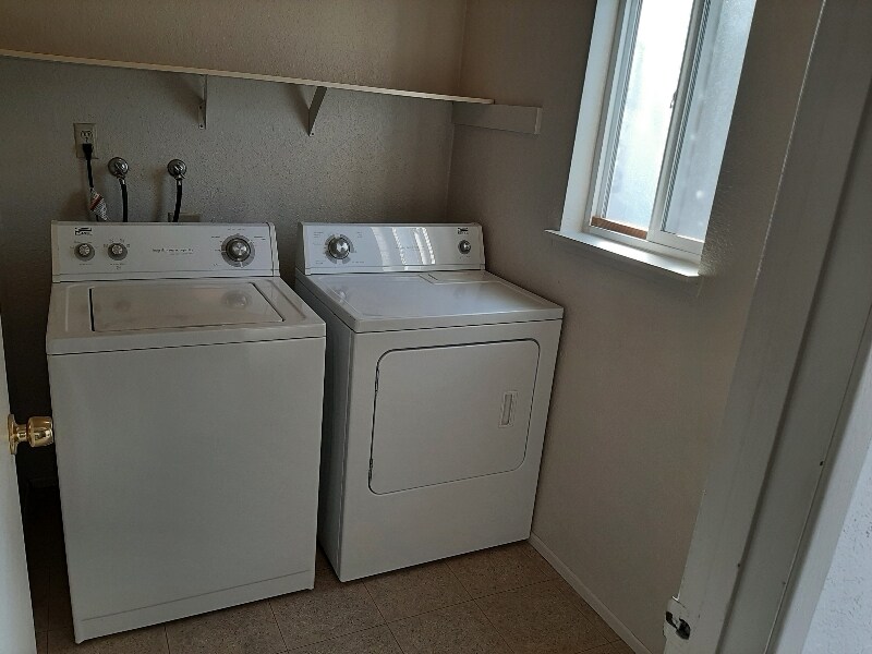 4617 80th St NE in Marysville, WA - Foto de edificio