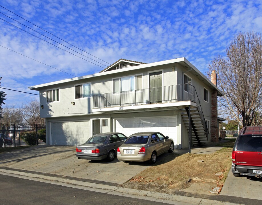 4028 Fruitridge Rd in Sacramento, CA - Building Photo