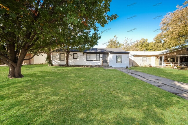 property at 1517 Oelke Dr