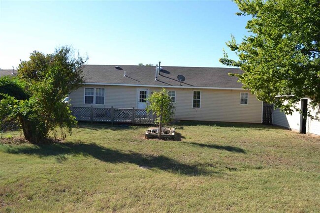 809 3rd St in Elgin, OK - Building Photo - Building Photo