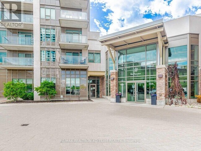 1215-1215 Bayly St in Pickering, ON - Building Photo - Building Photo