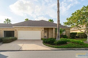 18 Torrey Pines Dr in Laguna Vista, TX - Building Photo