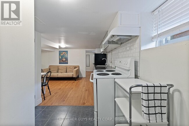 property at 32 Chamberlain Ave