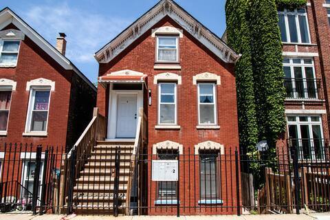 1624 W Beach Ave in Chicago, IL - Building Photo