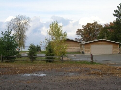 1680 Apache Ln in Nekoosa, WI - Foto de edificio - Building Photo