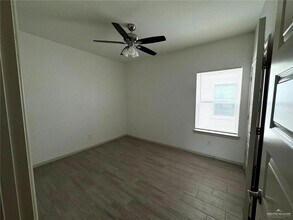 7703 N 58th St, Unit 4 in Mission, TX - Building Photo - Building Photo