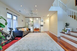 326 Sea Isle Key in Secaucus, NJ - Building Photo