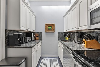 174 Marlborough St, Unit 4 in Boston, MA - Building Photo - Building Photo