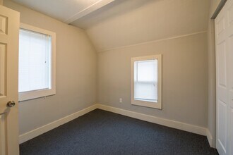 2418 3rd St NE in Minneapolis, MN - Building Photo - Building Photo