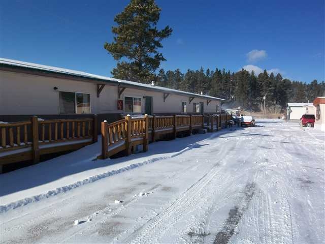 25083 Spring Pl in Custer, SD - Foto de edificio - Building Photo