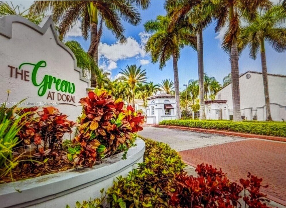 9767 NW 46th Terrace in Doral, FL - Building Photo