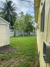 258 NE 41st St in Oakland Park, FL - Building Photo - Building Photo