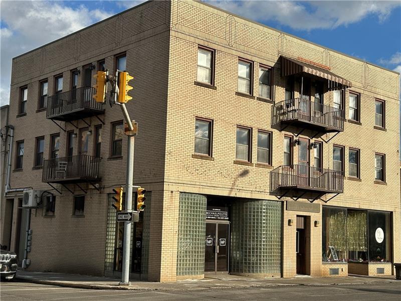 37 Beeson Ave in Uniontown, PA - Building Photo