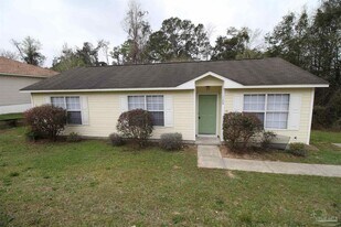 2289 Wyatt St in Pensacola, FL - Building Photo