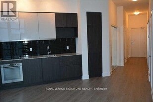 99 The Donway W in Toronto, ON - Building Photo