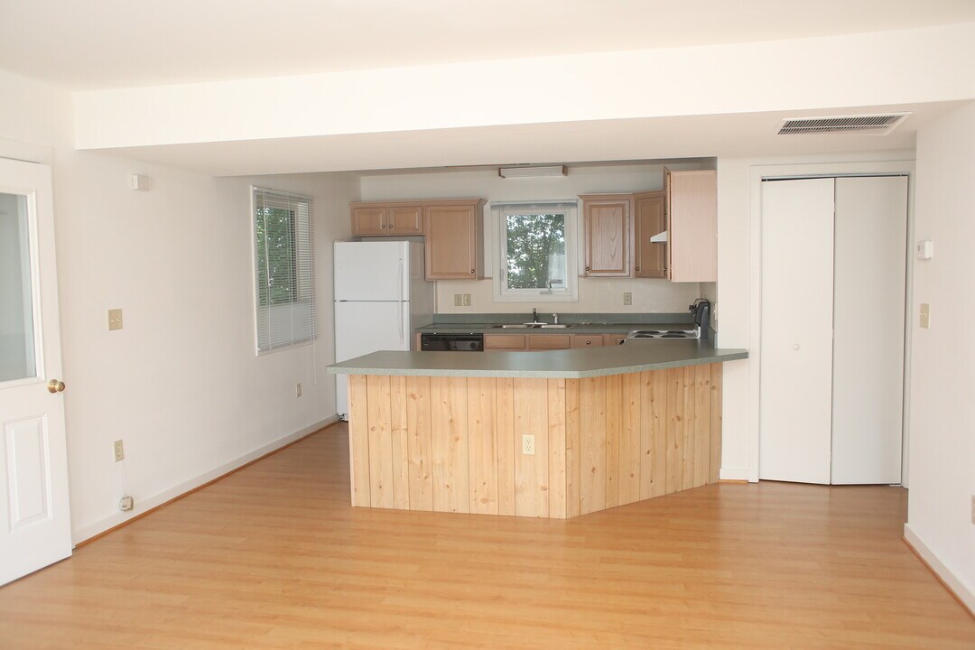 2513 Plateau Rd-Unit -Apt #B in Charlottesville, VA - Building Photo